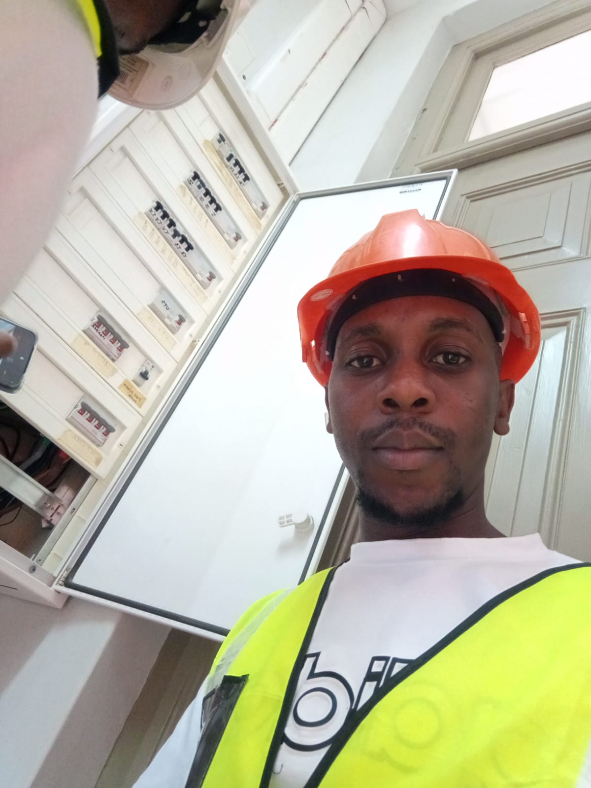 Técnico TRST em obra